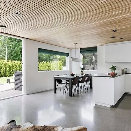 New And Modern Villa *