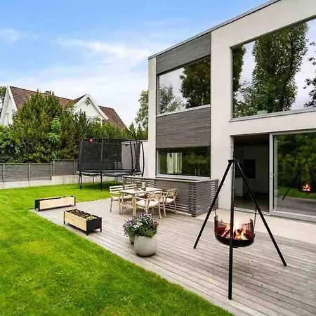 New And Modern Villa ヴィラ *